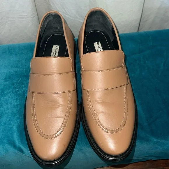 Balencia Paris Camel Leather Loafers l39 EU Like New - Picture 1 of 13